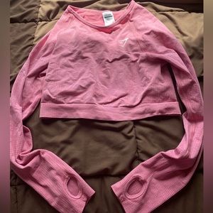 Pink cropped shirt